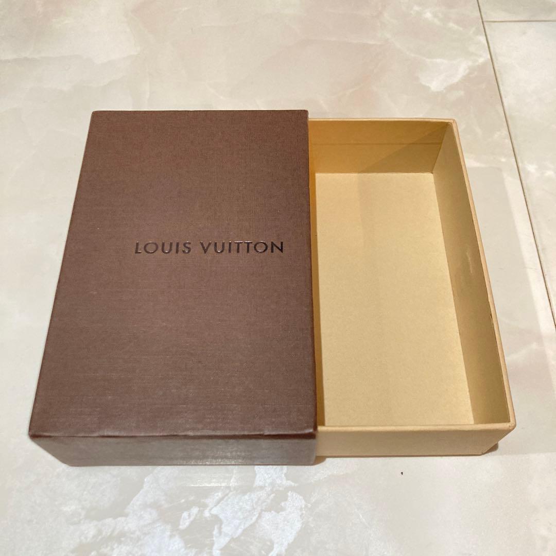 ルイヴィトン チャーム フラワーポルトクレパズル M65218