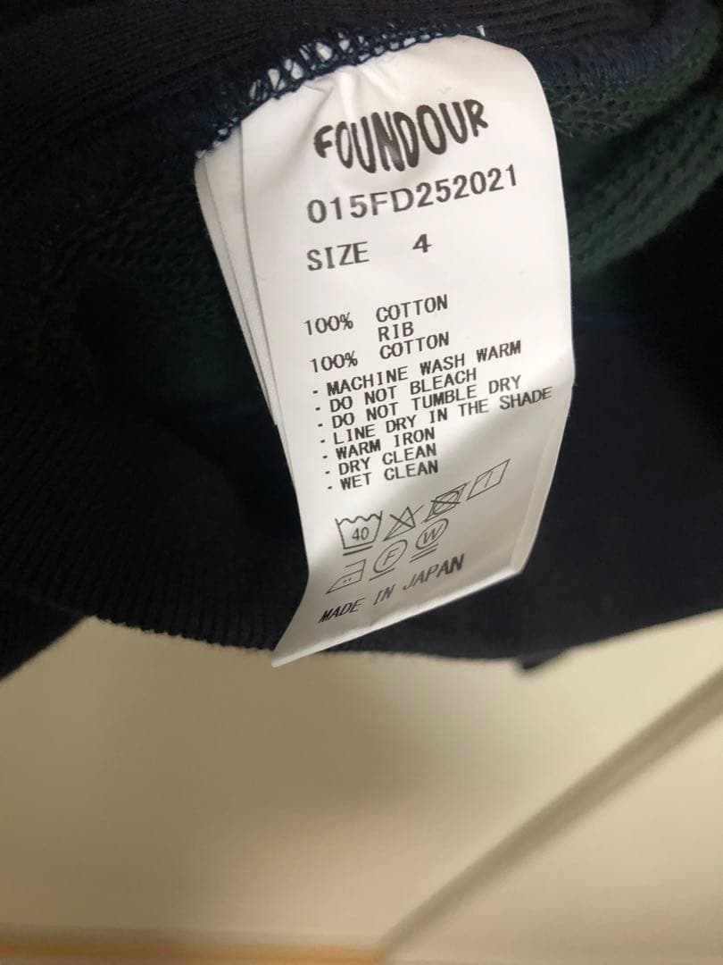 FOUNDOUR スウェット　トレーナー