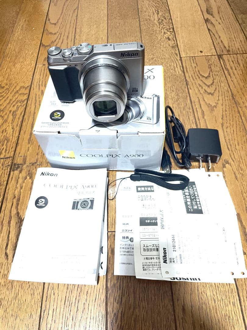 Nikon COOLPIX A900 シルバー　中古美品