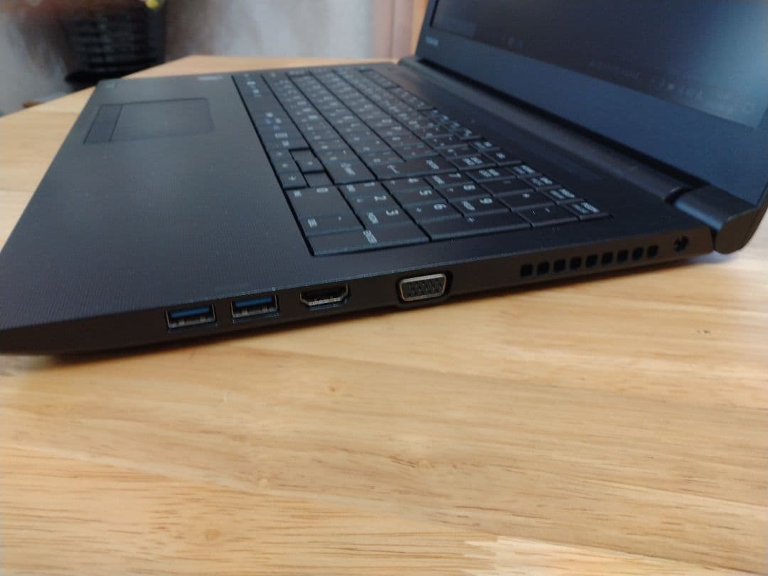 東芝　ダイナブック R35 Core i3 5005U 8GB SSD128