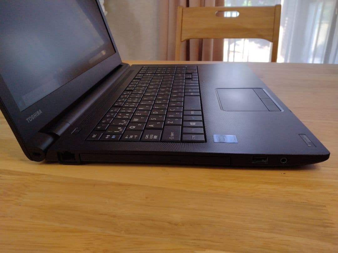東芝　ダイナブック R35 Core i3 5005U 8GB SSD128