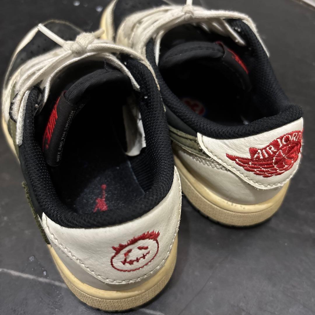 Air Jordan 1 LOW x Travis Scott スニーカー