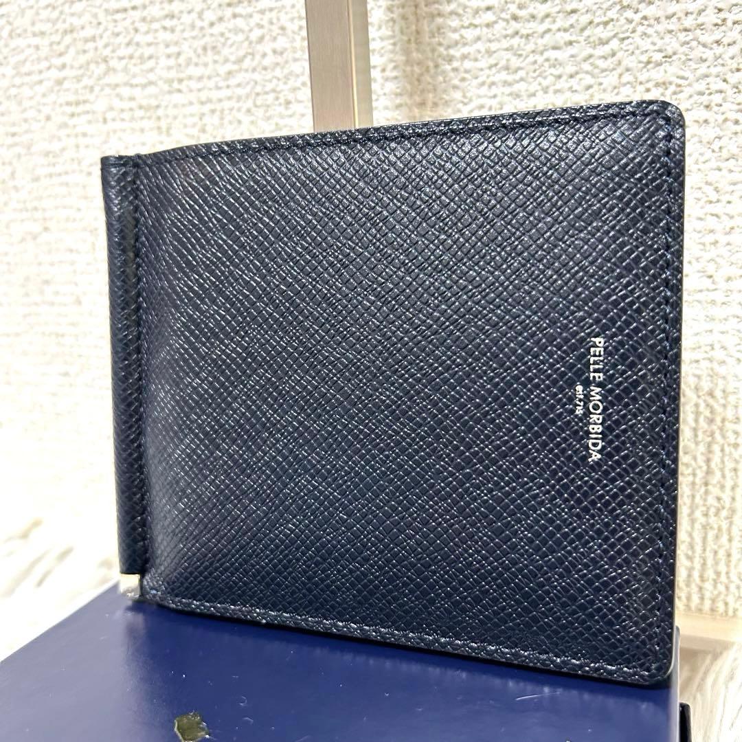 【未使用級✨バルカ】ペッレモルビダ　マネークリップ　財布　ネイビー　レザー　男女