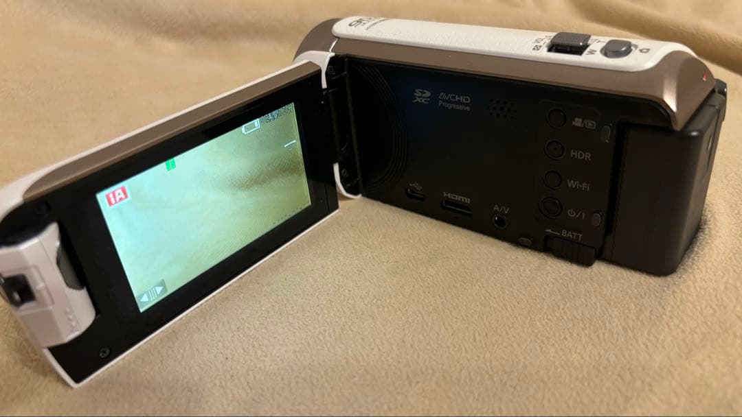 パナソニック　ビデオカメラ ホワイト　HC-W580M