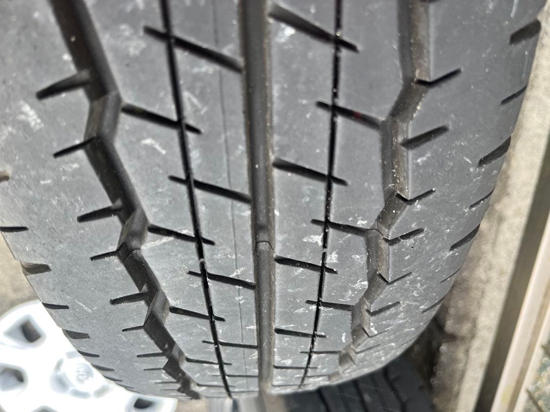 ハイエース　純正　DUNLOP 195/80R15 タイヤホイール4本セット
