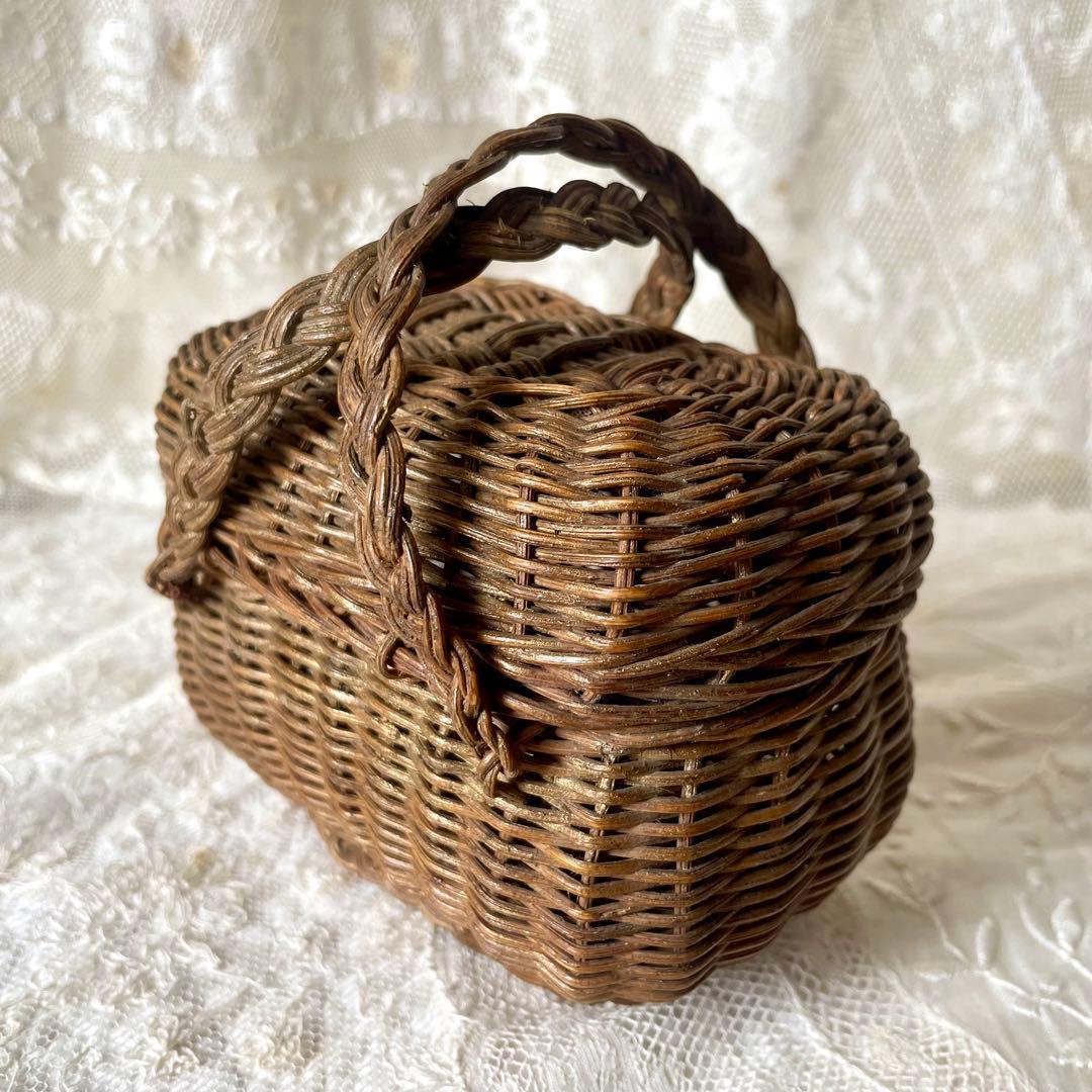 ドールパニエ　フランスアンティーク 人形用 ミニ プチ カゴ 籠 かご