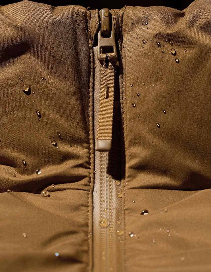 新品タグ付き　UNIQLO ユニクロ　シームレスダウンパーカ Ｍ　 ブラウン