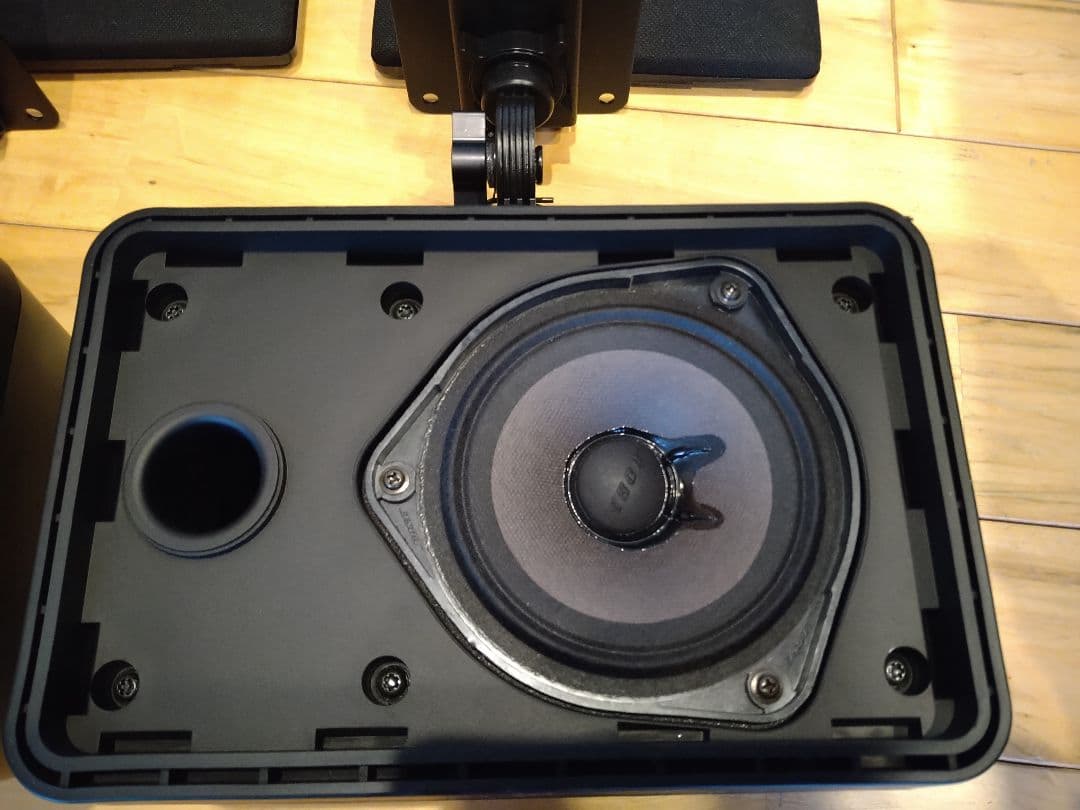 BOSE 101 MMスピーカー　天吊ブラケット付　2台セット