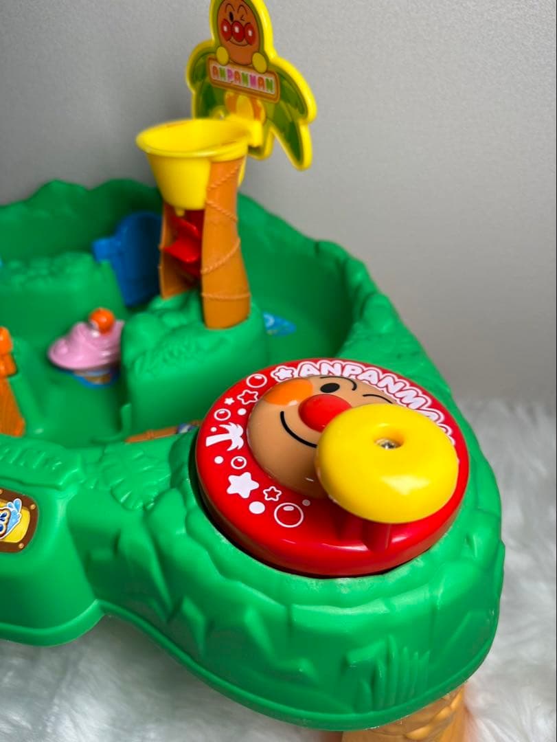 【アンパンマン】ぐるぐる流れる!アンパンマンウォータークルーズ