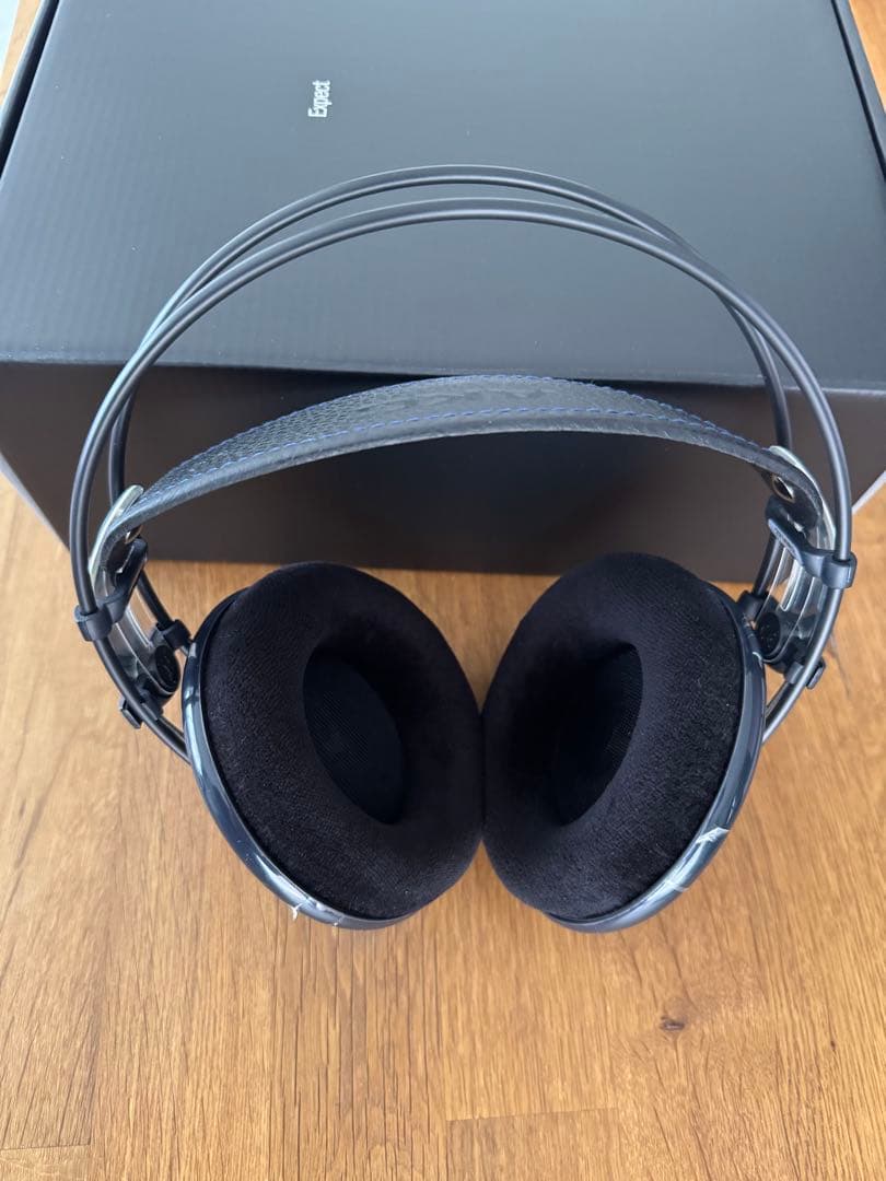 AKG K702 オープンエアー型モニターヘッドホン