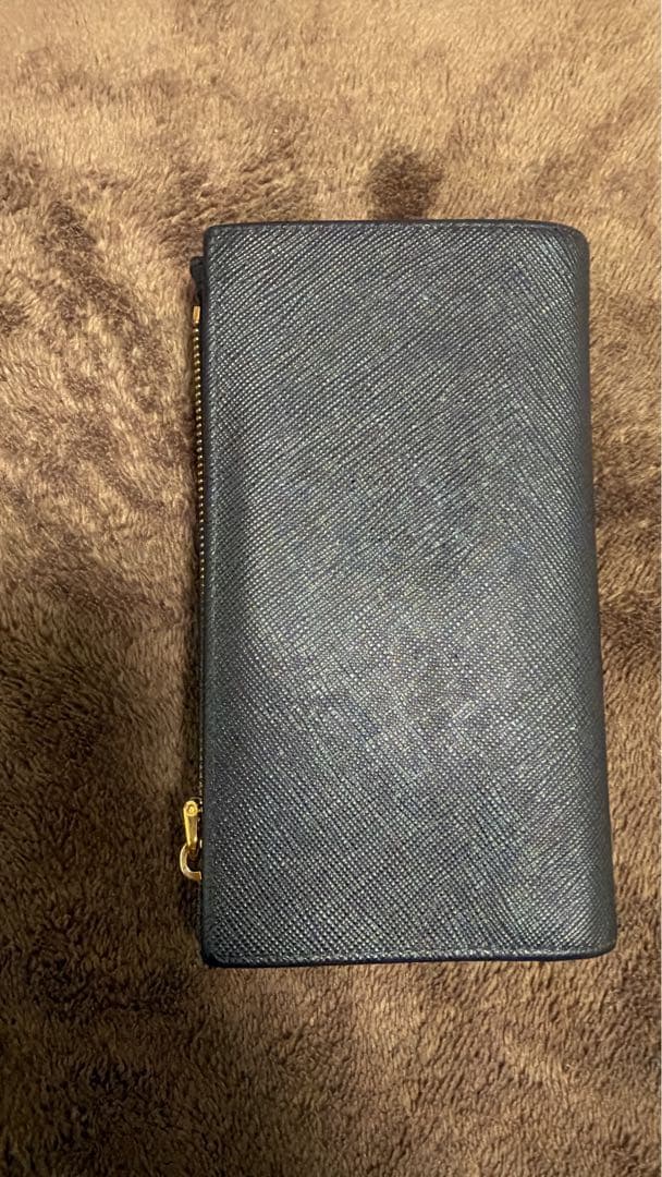 PRADA サフィアーノトライアングル 財布　【期間限定割引】