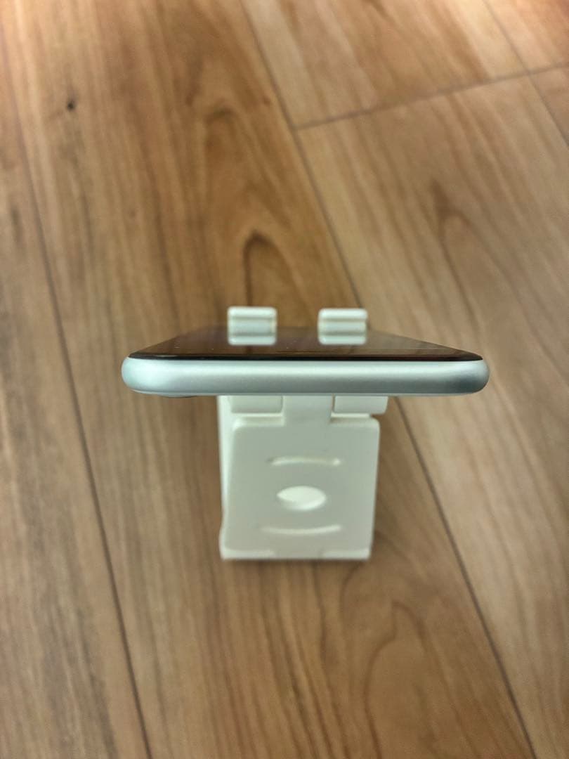 iPhone SE2 本体 128GB ホワイト SIMフリー