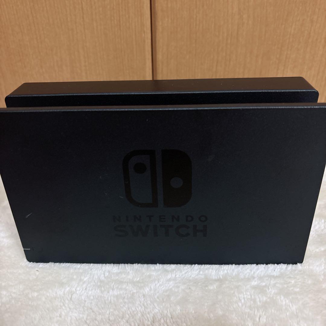 Nintendo Switch 本体　ネオンブルー／ネオンレッド