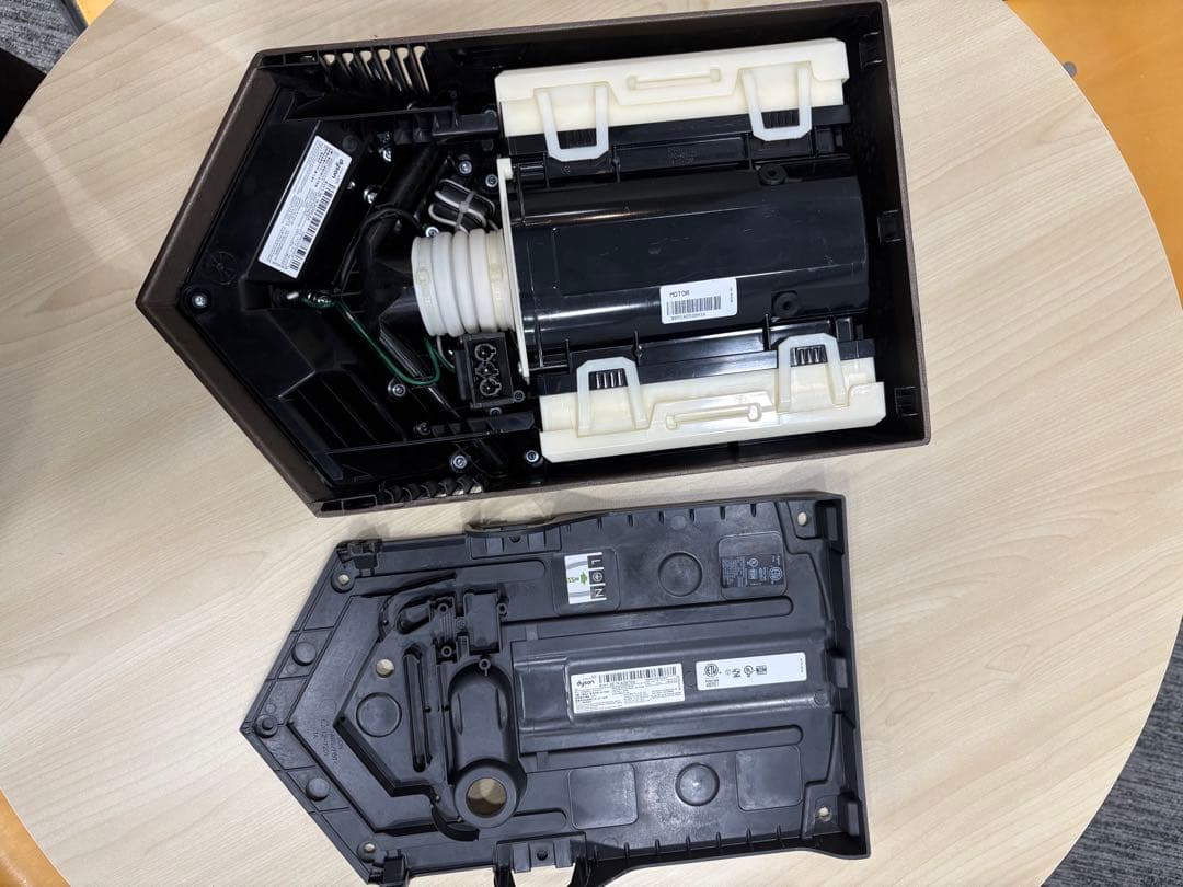 Dyson RW1-XE-TKA0870A ブラウン