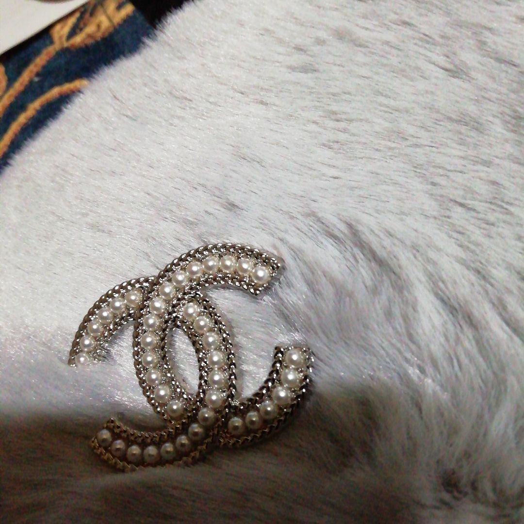 CCロゴ　ブローチ クリスタル パール　ゴールド　ノベルティ