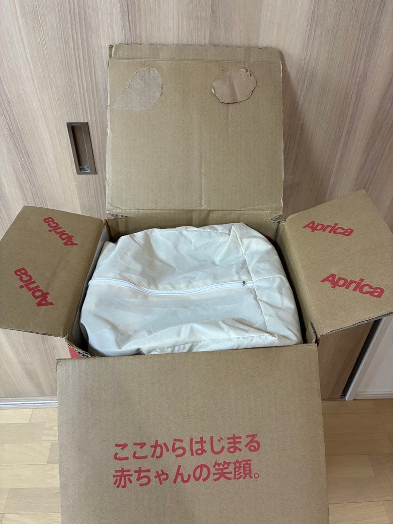 ★Aprica　 ココネル エアー ミルク　ホワイト　取扱説明書・専用箱あり