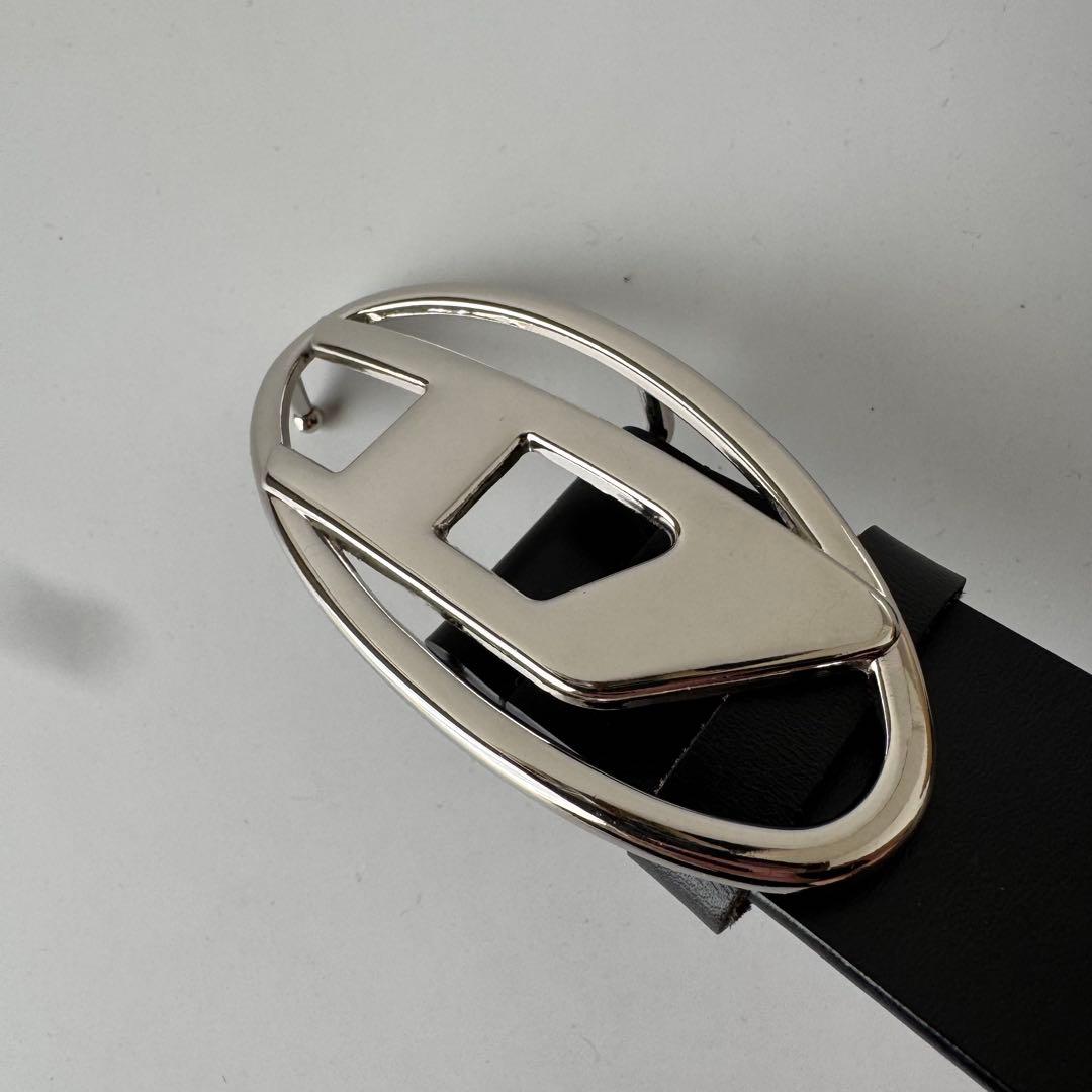 【極美品】 DIESEL レザー　べルト ブラック ロゴ バックル