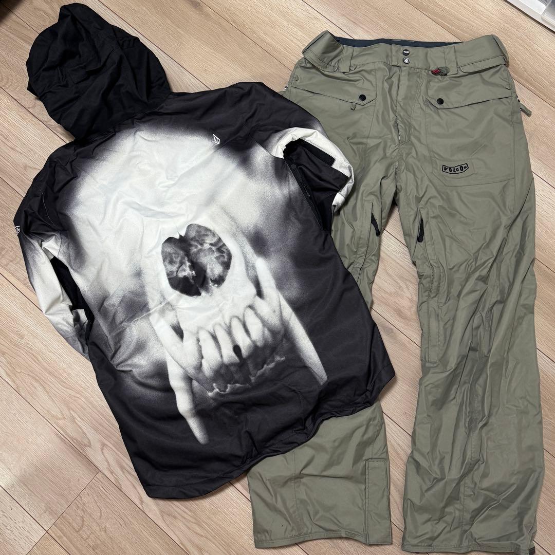 上下セット　MEN’S メンズ　VOLCOM ボルコム　スノーボードウェア