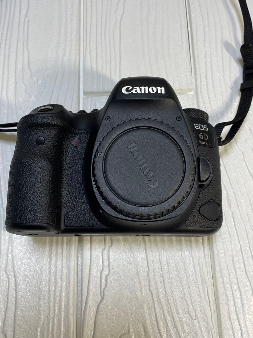 【美品】キャノン EOS 6DmarkⅡ フルサイズ一眼レフ　ボディー
