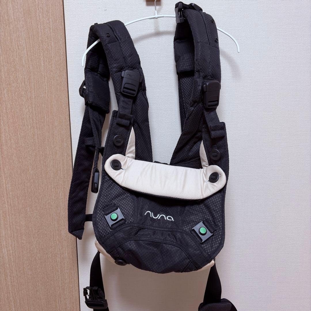 ゆ*こ様 nuna 抱っこ紐 カドルクリック