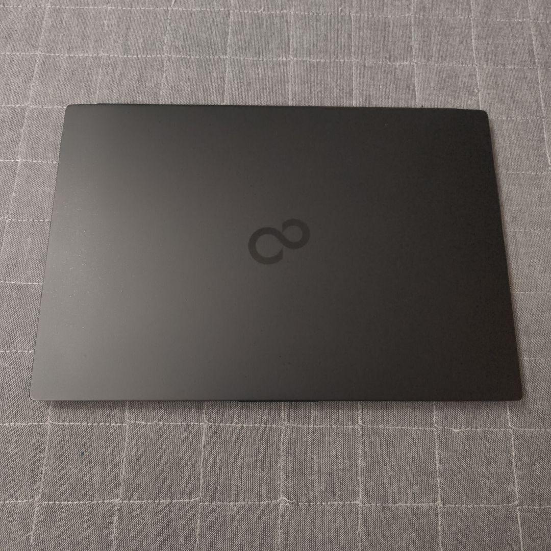 日本製 Fujitsu 美品 超軽量 驚速 13世代i5 8GB 新品1TB