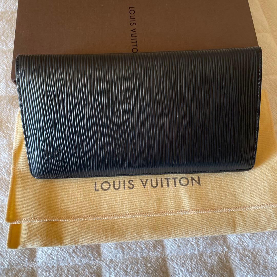 ルイヴィトン エピ 長財布 黒 箱 保存袋付 正規品