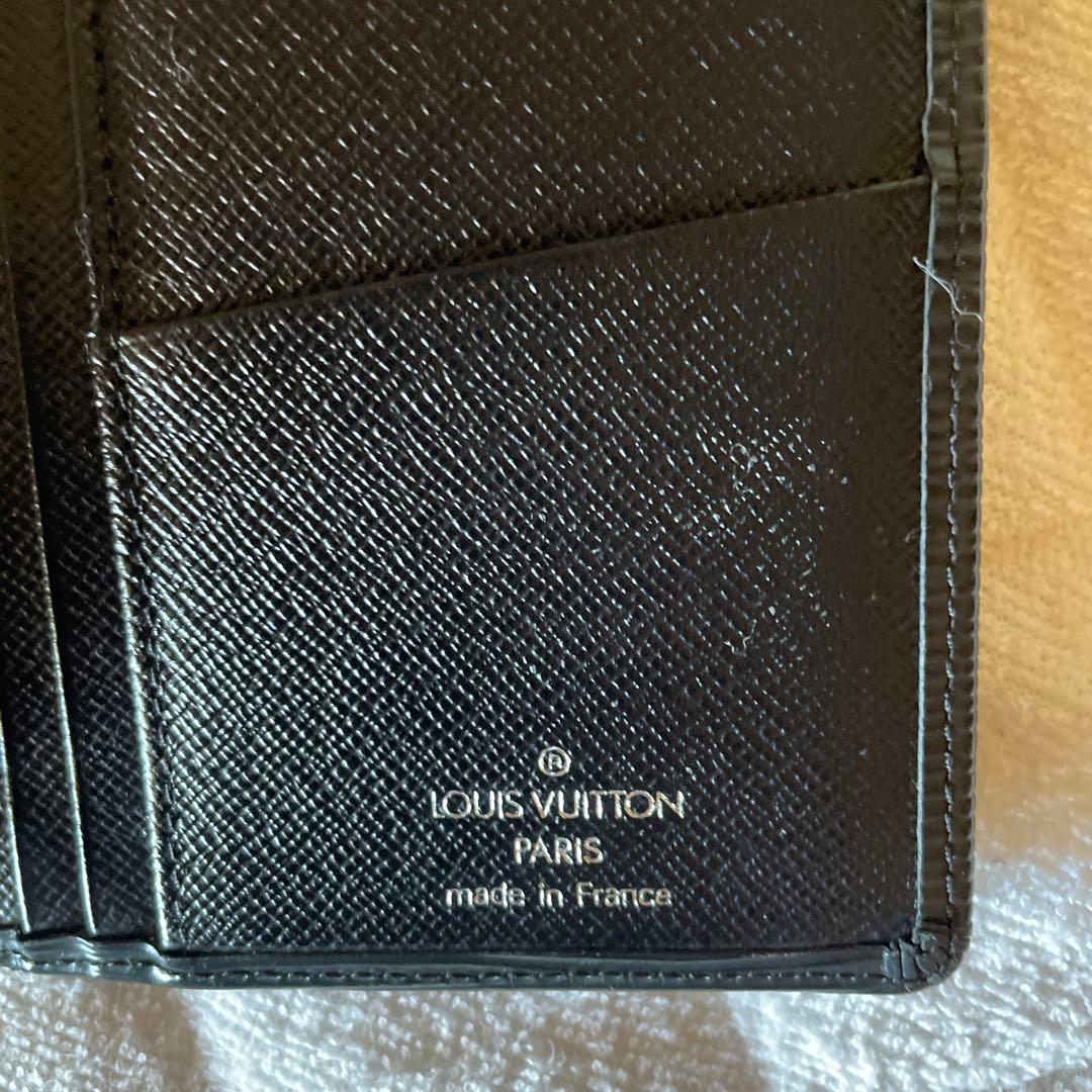 ルイヴィトン エピ 長財布 黒 箱 保存袋付 正規品