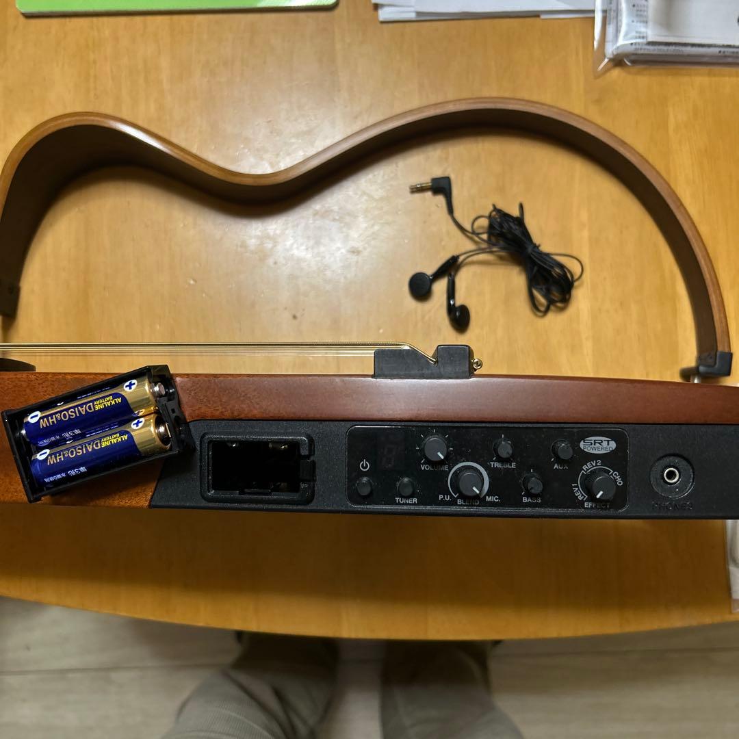 ヤマハ サイレントギター 極上品 単三電池でOK 付属品完備 SLG200S！