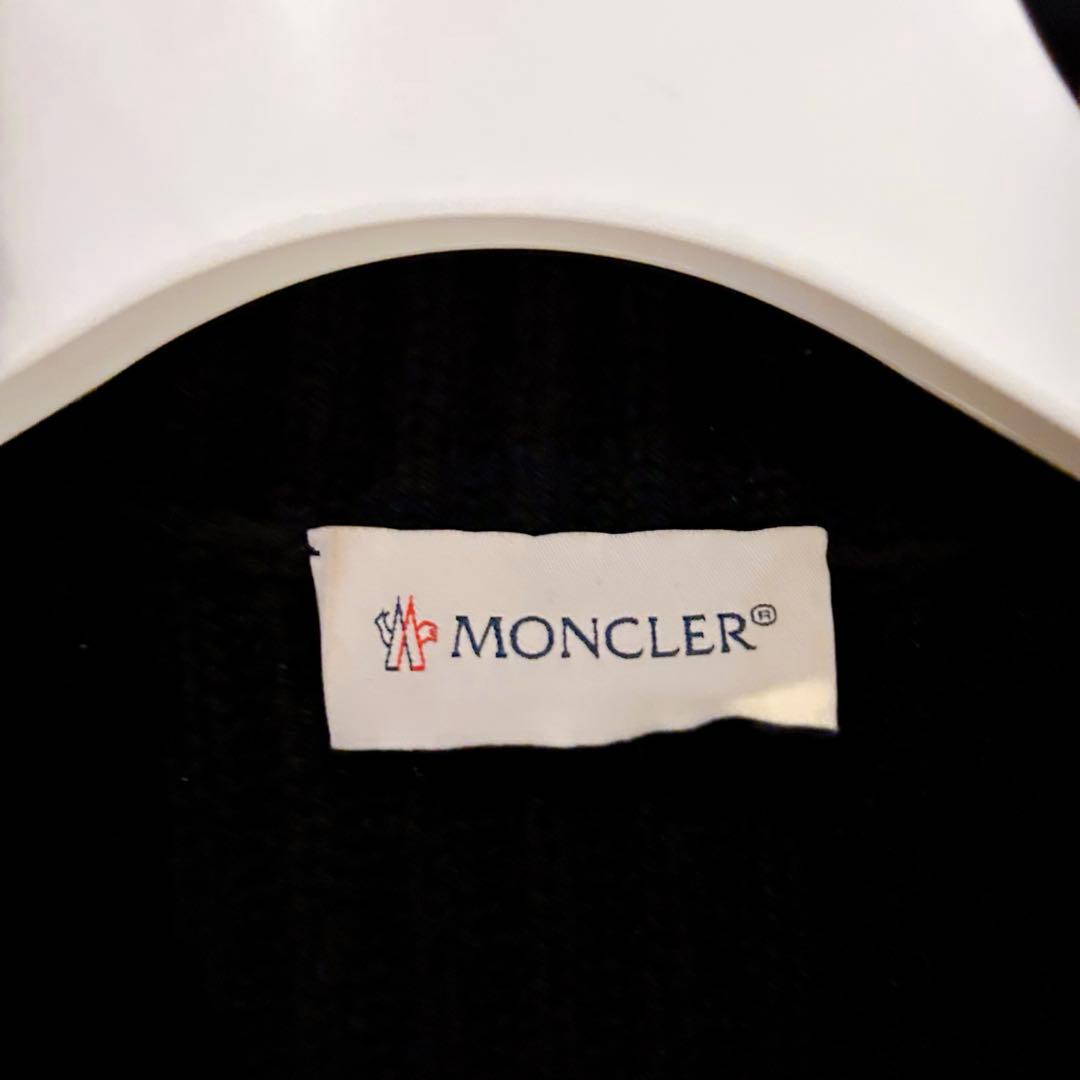 MONCLER ブラック ダウンジャケット