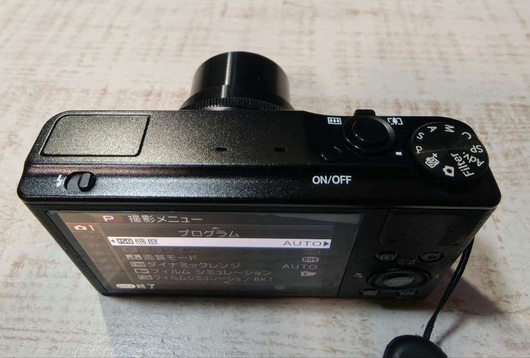 Fujifilm XQ1 コンパクトデジタルカメラ