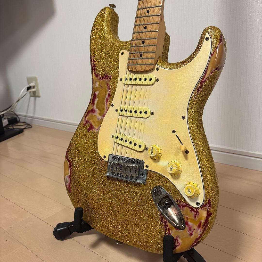 Stratocaster ゴールドラメ