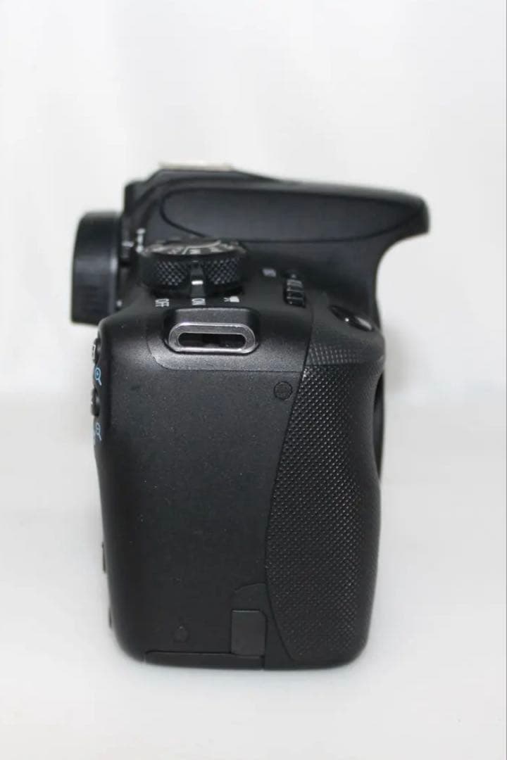 キャノン 一眼レフ　Kiss X7 手ぶれ補正レンズ　望遠　バッテリー2個！