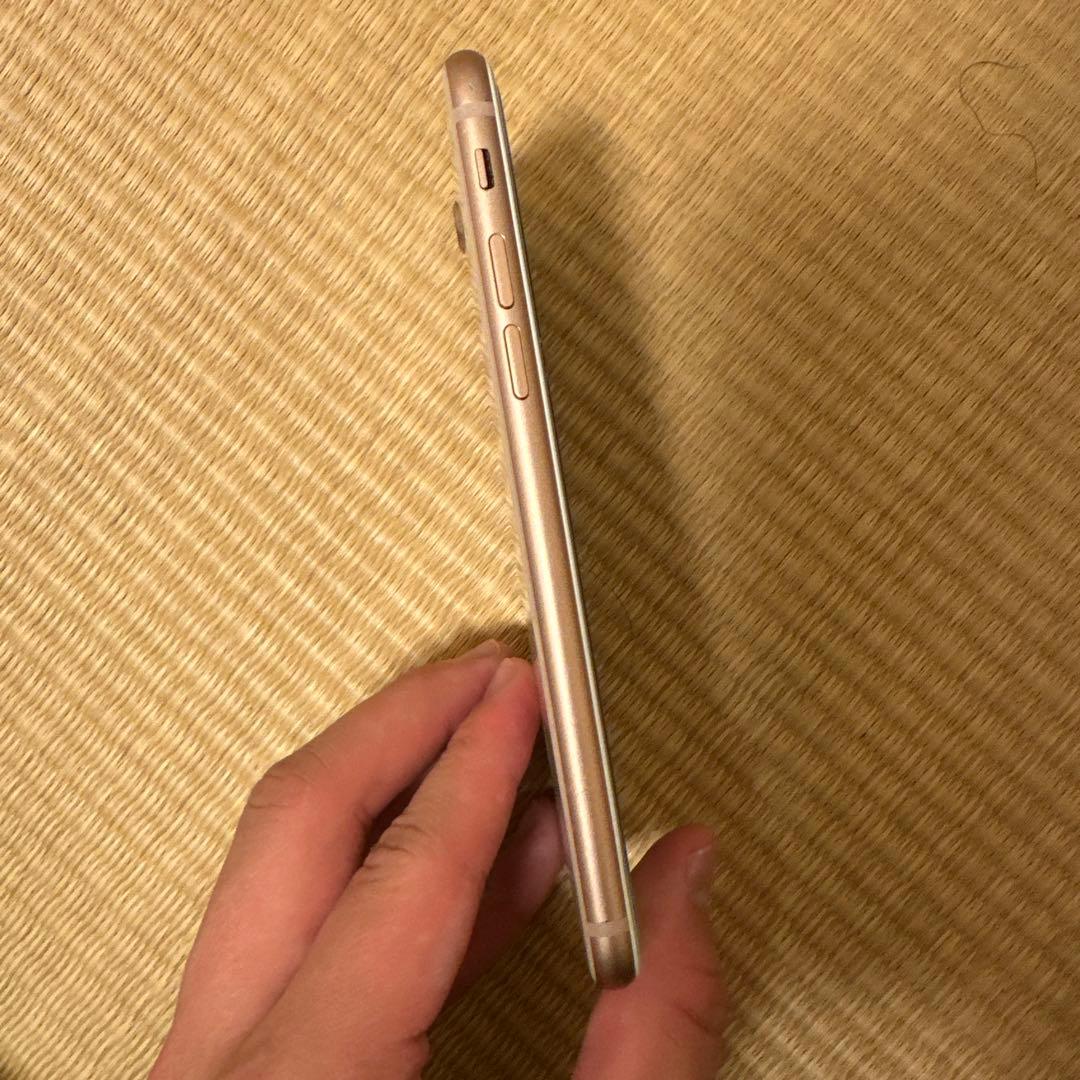 あ*い様 Apple iPhone 8 ゴールド 本体 + ケース　美品