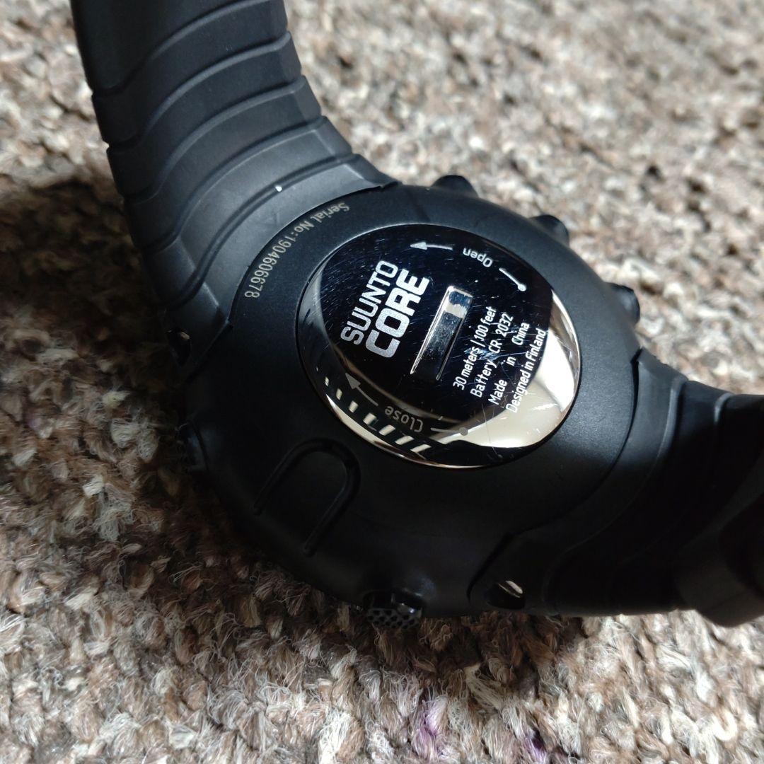 SUUNTO CORE　スント　コア　デジタル　腕時計　ブラック
