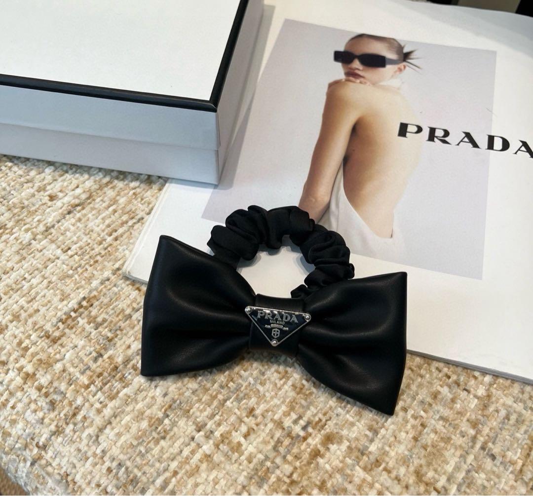 PRADA リボン ヘアアクセサリー シュシュ ブラック