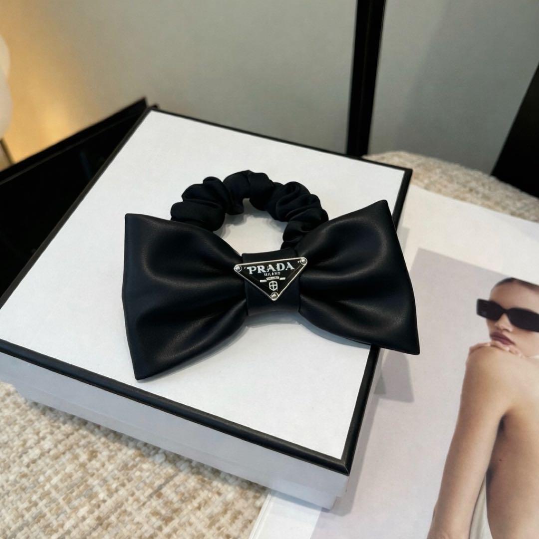 PRADA リボン ヘアアクセサリー シュシュ ブラック
