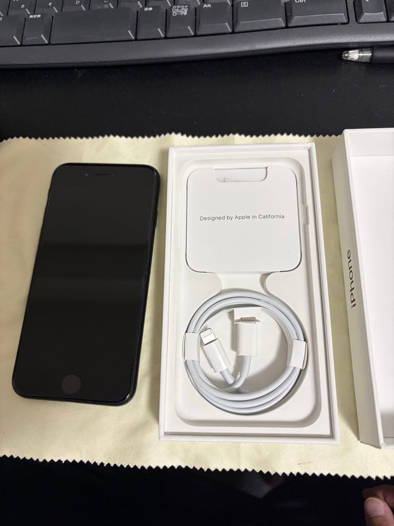 【美品】iPhoneSE 第2世代 64GB simフリー ブラック 修理歴無し