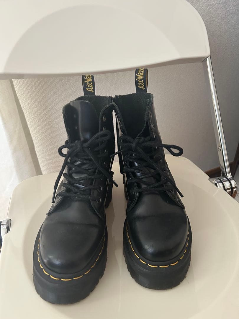 Dr.Martens/JADON 8ホールブーツ/厚底ブラックレザーブーツ