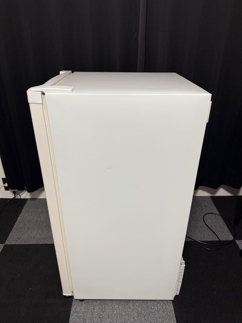 【送料無料】冷凍庫 114L 右開き 幅519mm