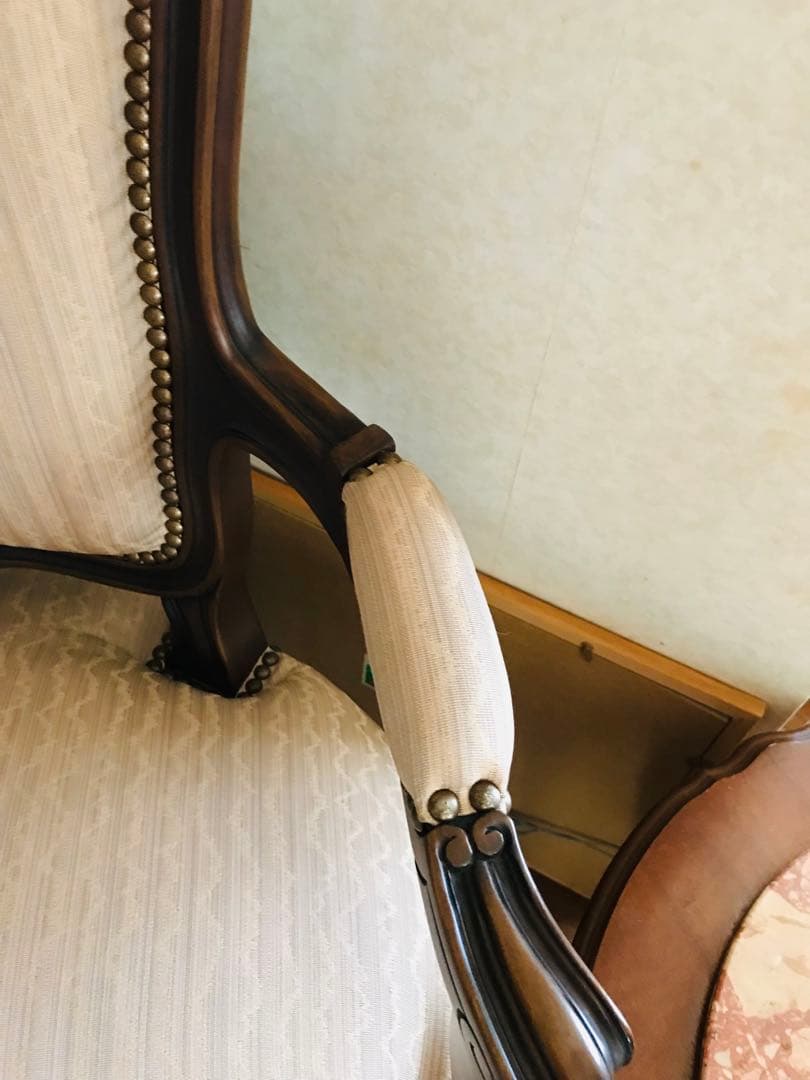 西洋スタイル アームチェア クリーム色