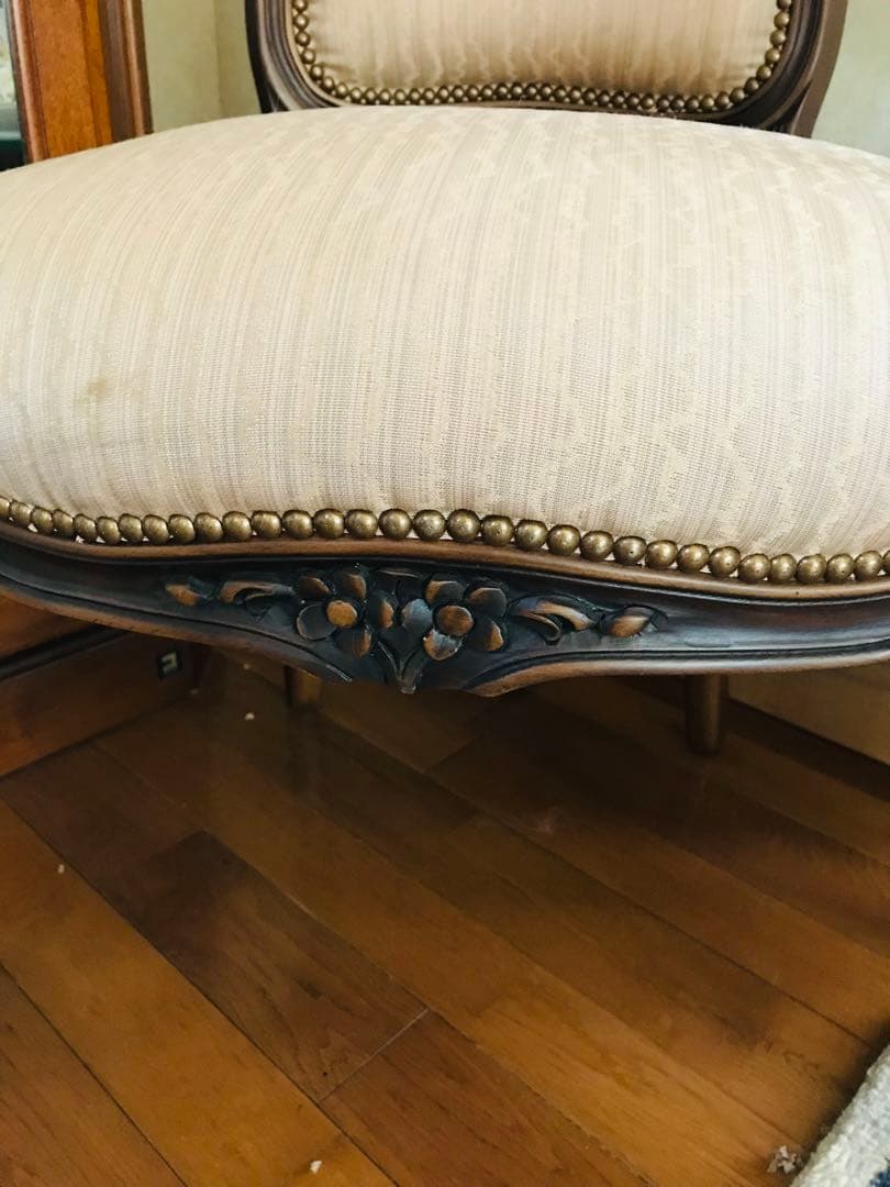 西洋スタイル アームチェア クリーム色