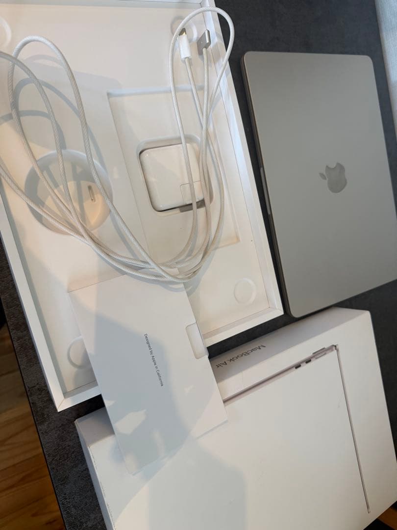 【バッテリー100％・美品】MacBook Air M3 13インチ