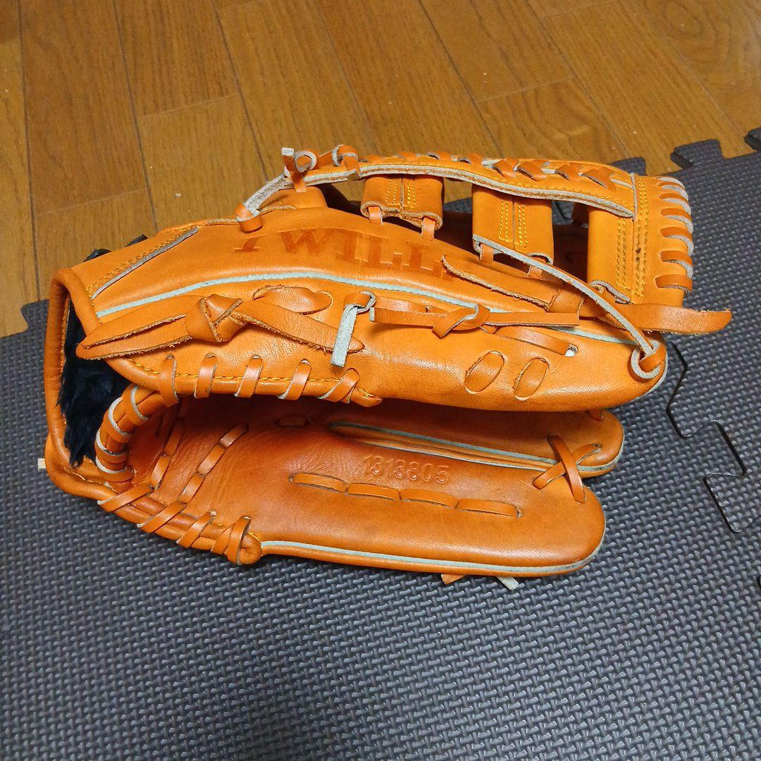 Under Armour WTP3360 軟式グローブ オレンジ外野手