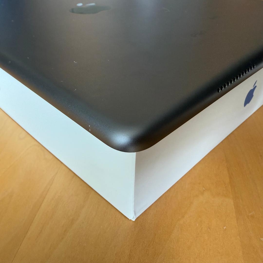 iPad (第9世代) Wi-Fiモデル 64GB(MK2K3J/A)フルセット