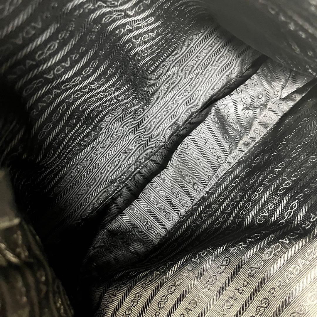 美品✨ プラダ メッセンジャーバッグ 三角ロゴ 黒 レザー ナイロン A4収納