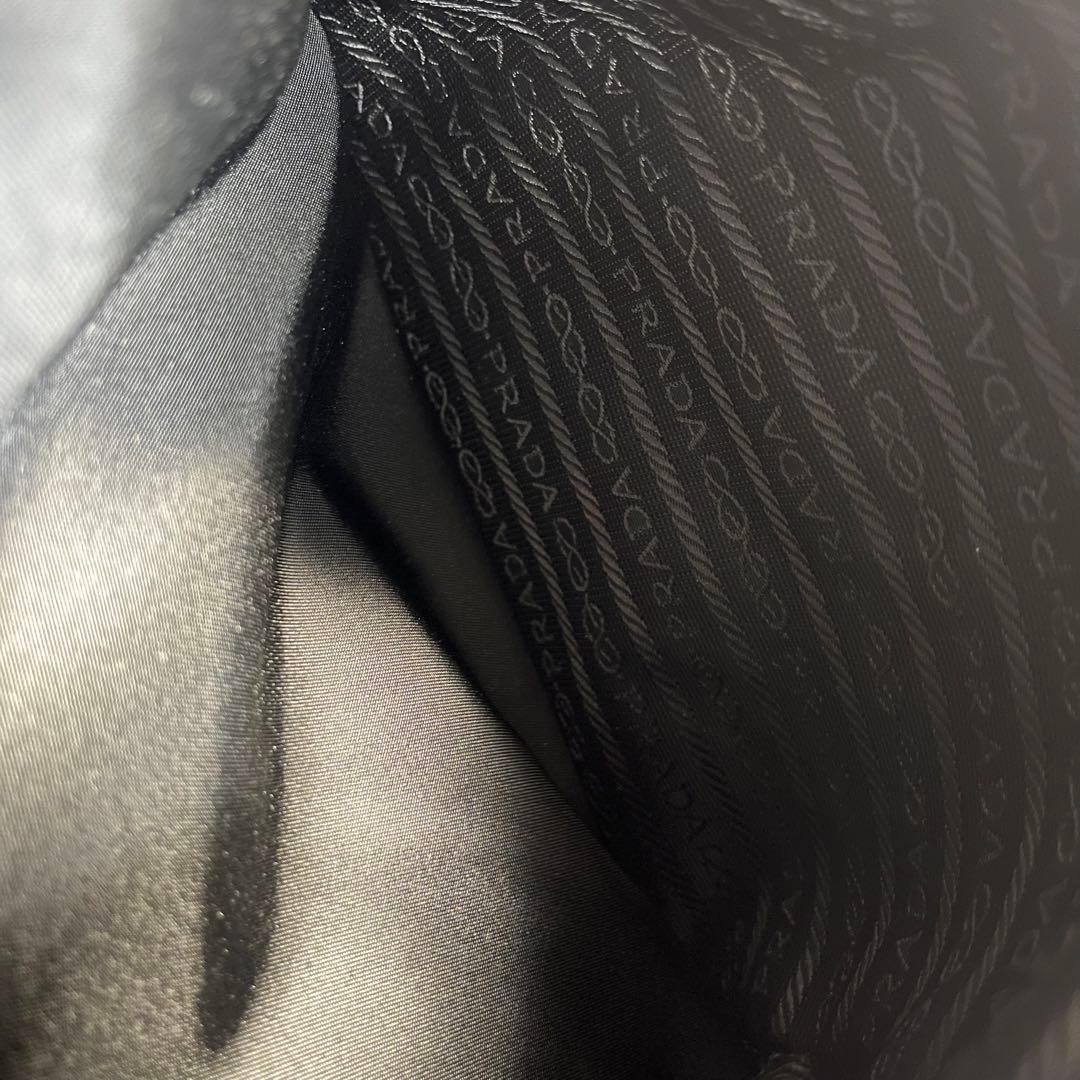 美品✨ プラダ メッセンジャーバッグ 三角ロゴ 黒 レザー ナイロン A4収納