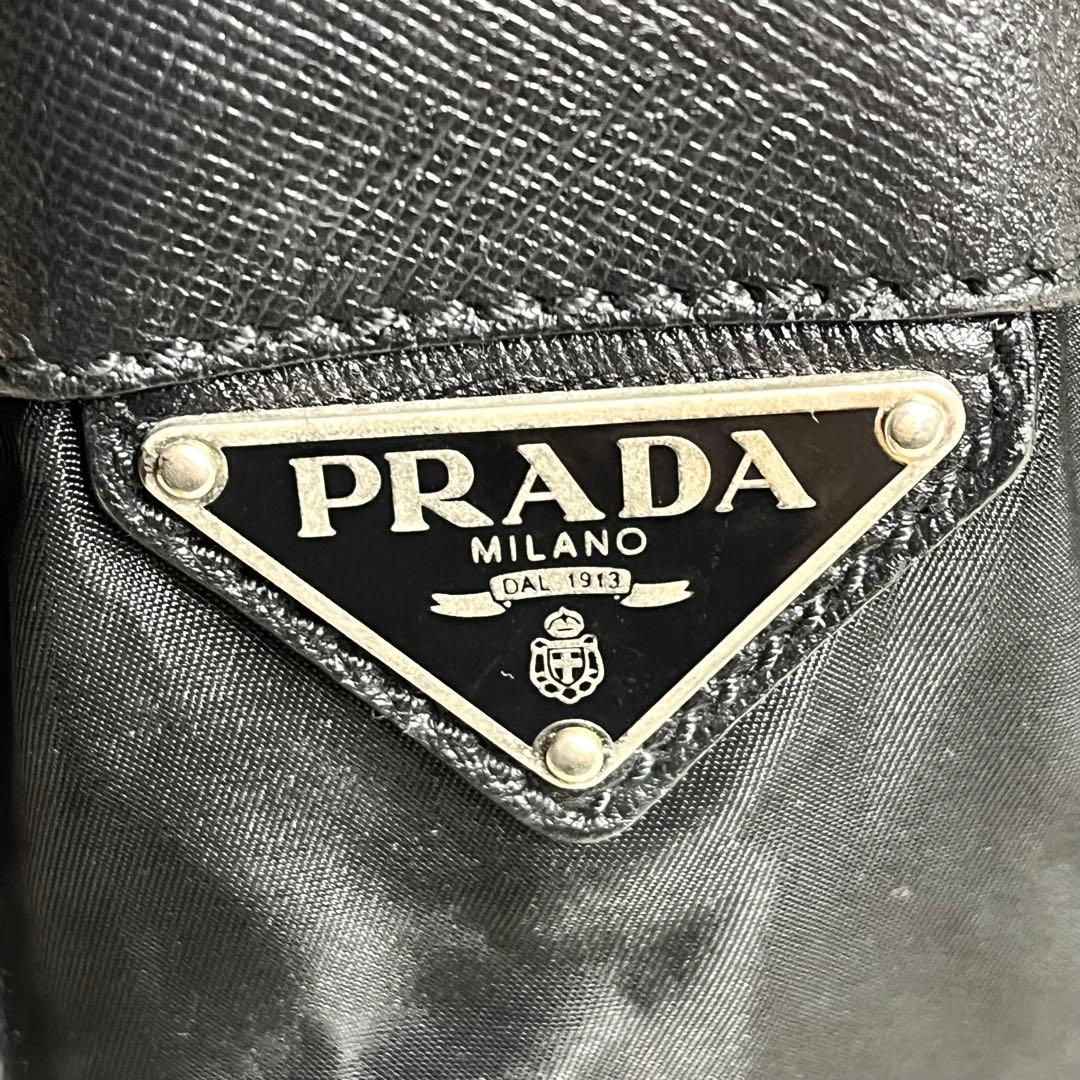 美品✨ プラダ メッセンジャーバッグ 三角ロゴ 黒 レザー ナイロン A4収納