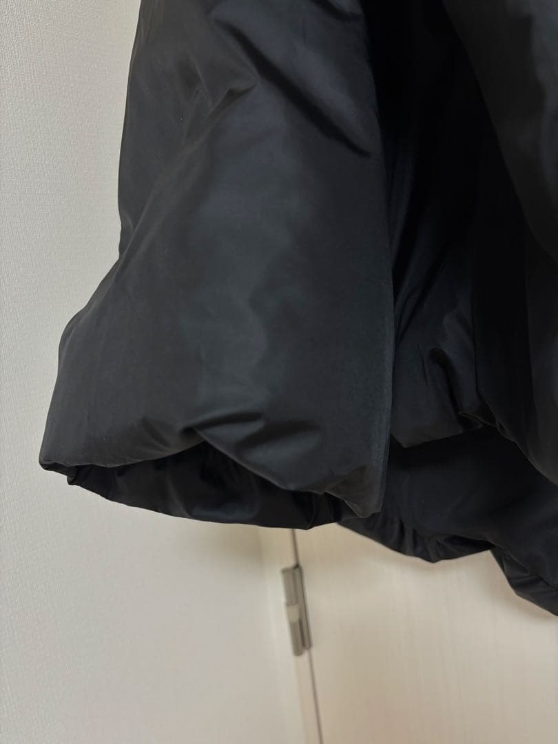 ミズイロインド　mizuiro ind フード付き ショート丈ダウン　ブラック