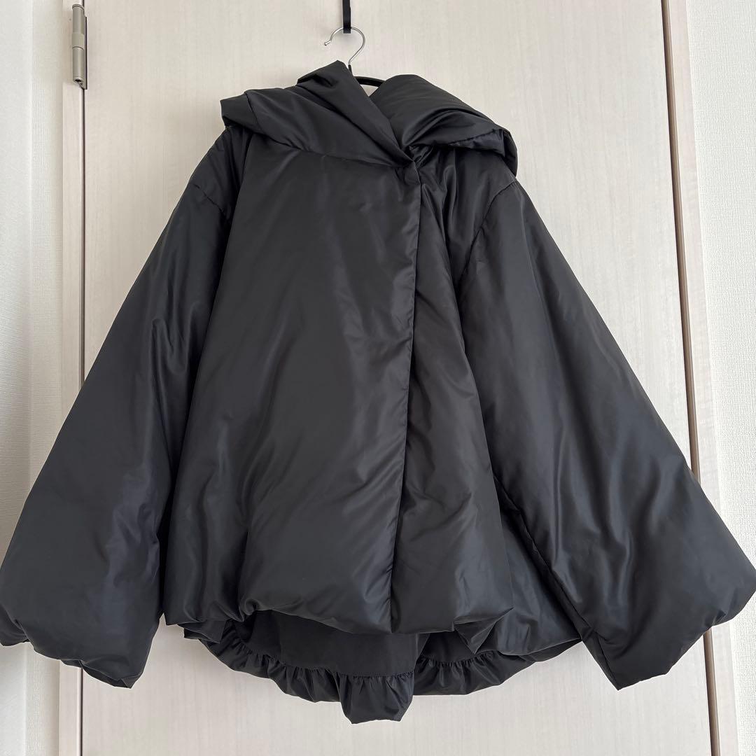 ミズイロインド　mizuiro ind フード付き ショート丈ダウン　ブラック