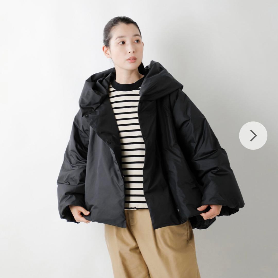 ミズイロインド　mizuiro ind フード付き ショート丈ダウン　ブラック